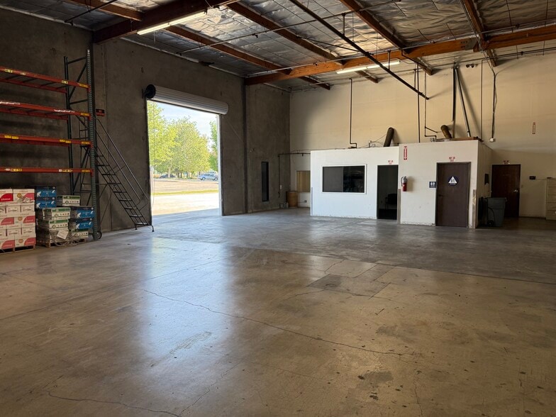 More Photos Of 3451 Unicorn Rd, Bakersfield Warehouse For Lease