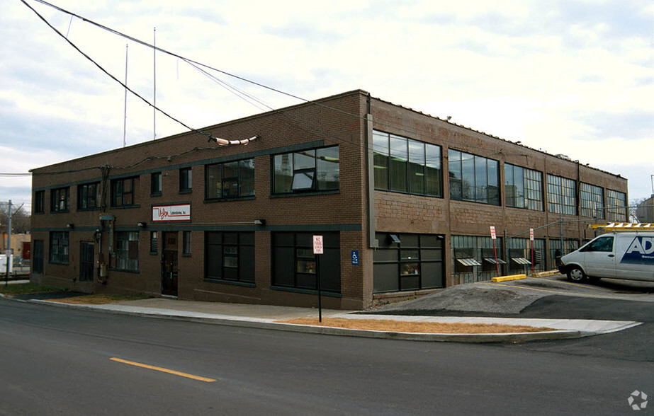 Primary Photo Of 6300 Etzel Ave, Saint Louis Warehouse For Sale