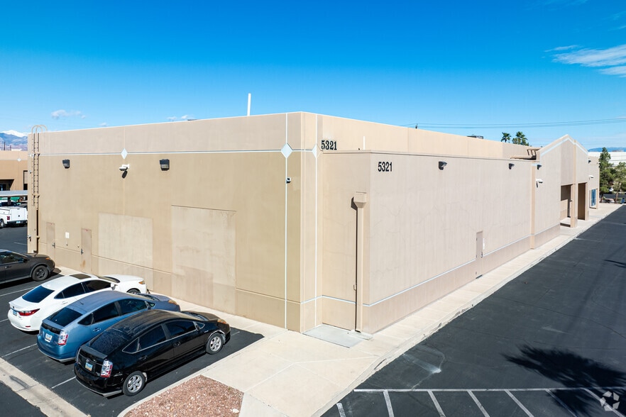 More Photos Of 5321 Cameron St, Las Vegas General Retail For Sale