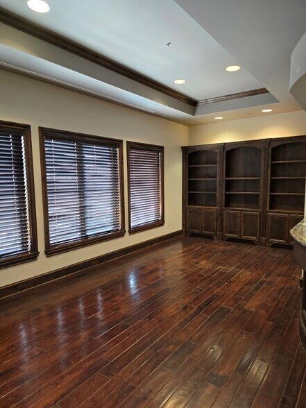 More Photos Of 3310 N Capital Of Texas Hwy, Austin Storefront Retail Office For Lease