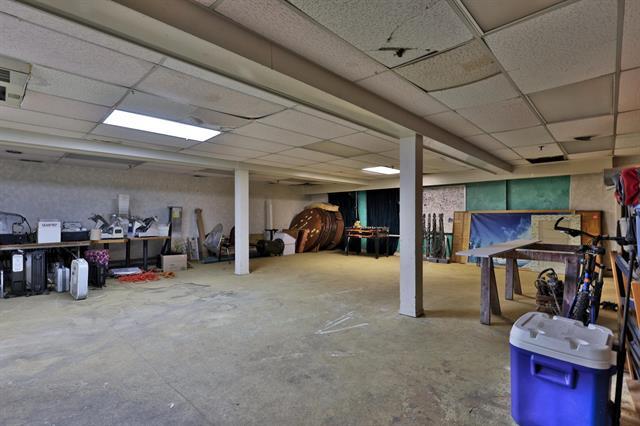 More Photos Of 20 Public Way, Quechee Restaurant For Sale