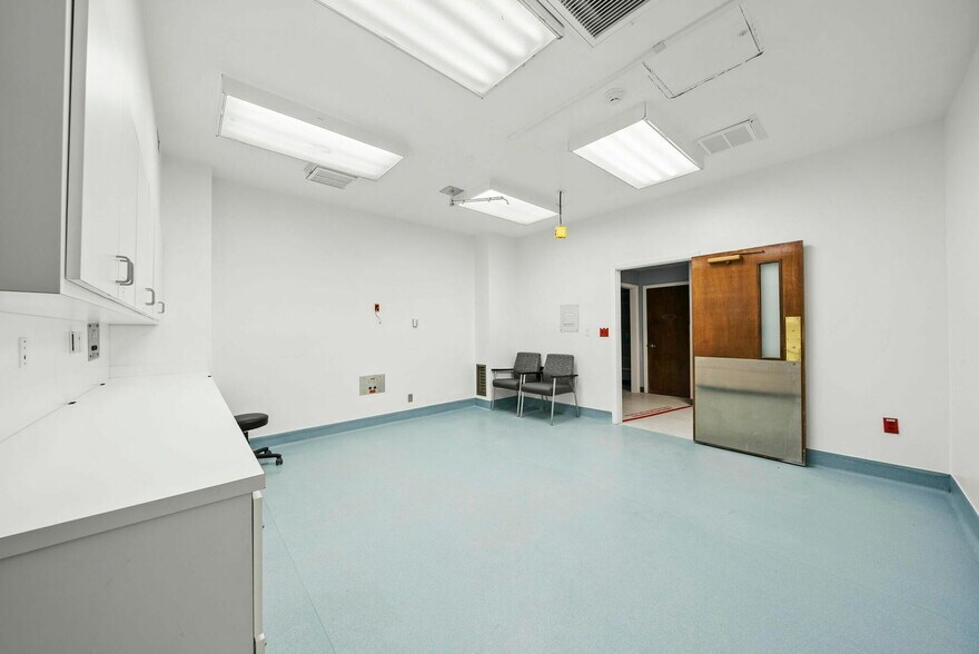 More Photos Of 1600 Jenks Ave, Panama City Medical For Sale