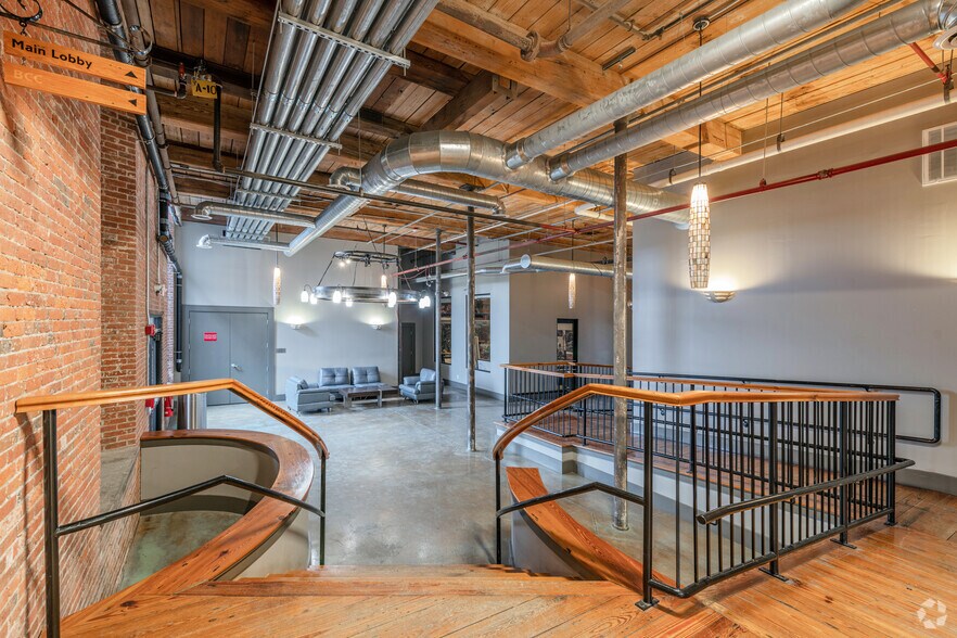 More Photos Of 1082 Davol St, Fall River Apartments For Lease