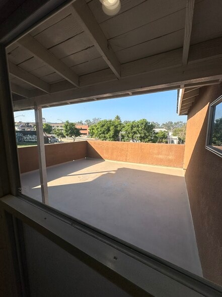More Photos Of 4620-4620 1/2 E 3rd St, Los Angeles Storefront Retail Office For Sale