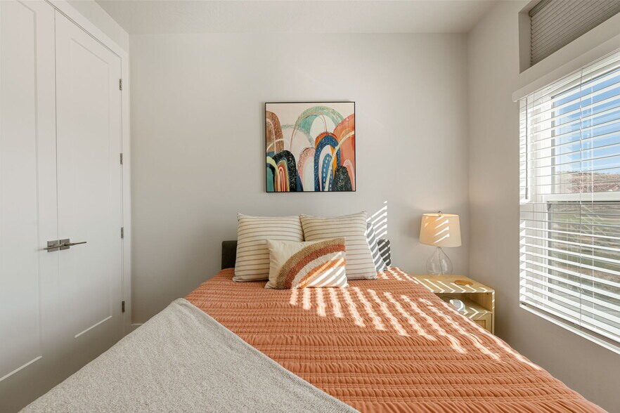 More Photos Of 2248 N Double Eagle Ln, Washington Specialty For Sale