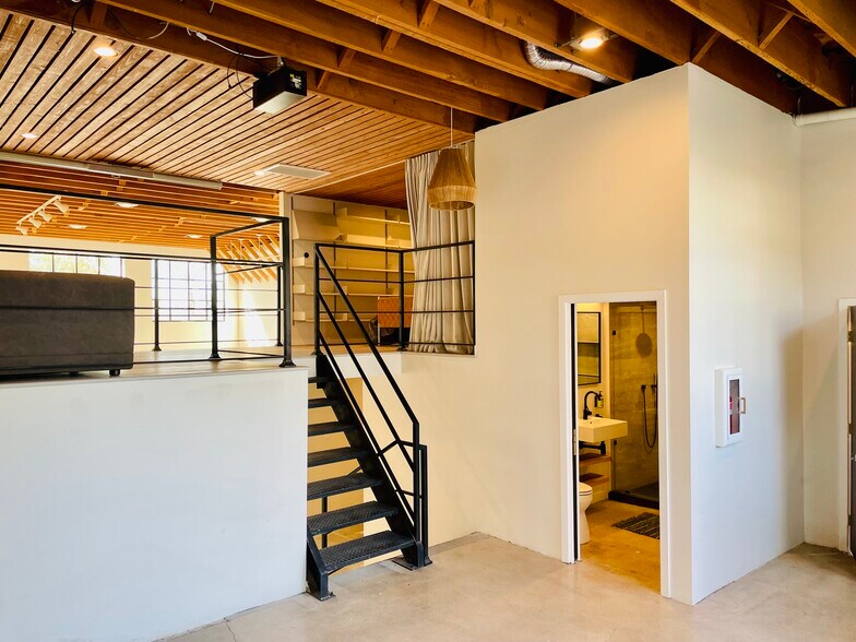 More Photos Of 5005 W Washington Blvd, Los Angeles Storefront Retail Residential For Lease