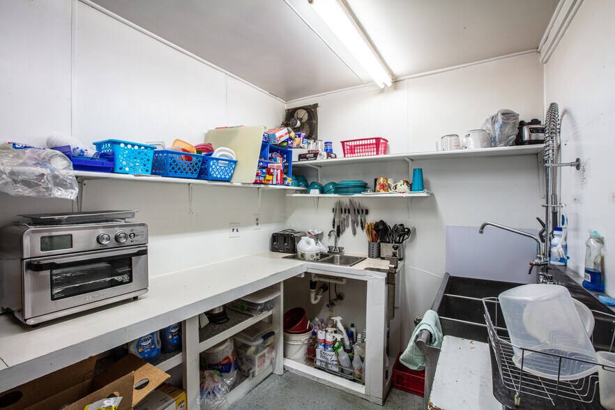 More Photos Of 118 4th ave, Clark Fork Supermarket For Sale