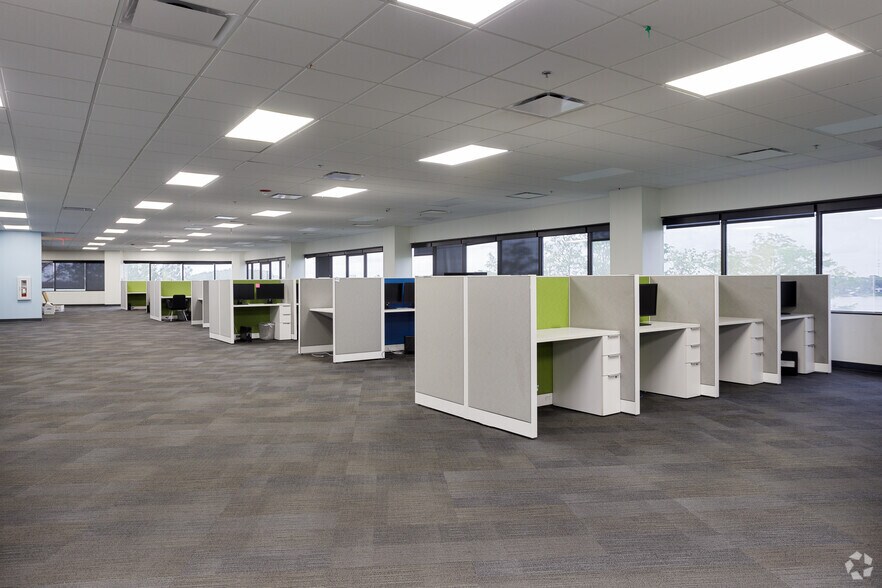 More Photos Of 5900 Lake Ellenor Dr, Orlando Office For Lease