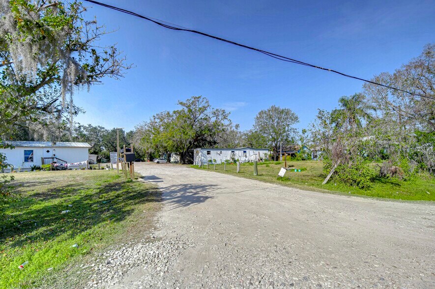 More Photos Of 425 18th St SE, Ruskin Manufactured Housing Mobile Home Park For Sale