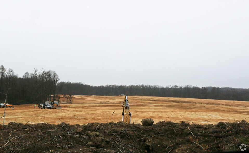 More Photos Of 600 Principio Pky W, North East Unknown For Lease