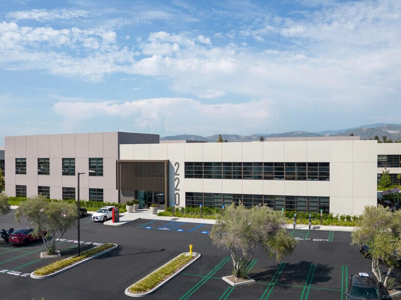 More Photos Of 100 Progress, Irvine Unknown For Lease
