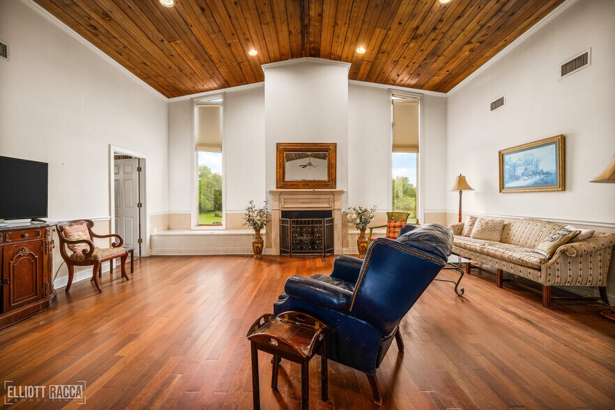 More Photos Of 1785 Old River Rd, Natchitoches Light Manufacturing For Sale