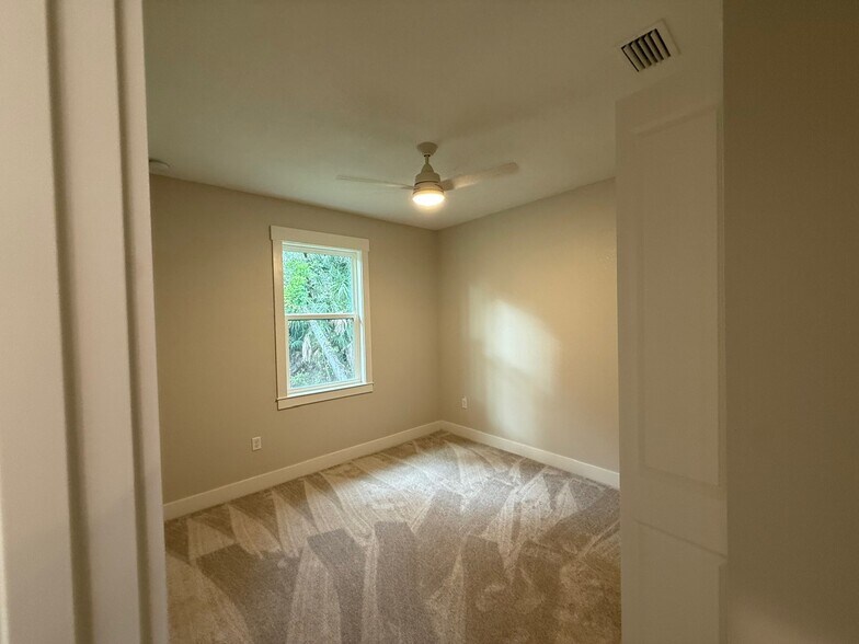 More Photos Of 14422 Chamberlain Blvd, Port Charlotte Multifamily For Sale