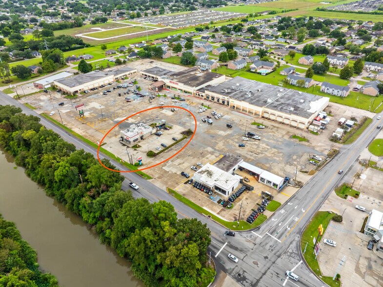 More Photos Of 1655 Saint Mary St, Thibodaux Flex For Sale