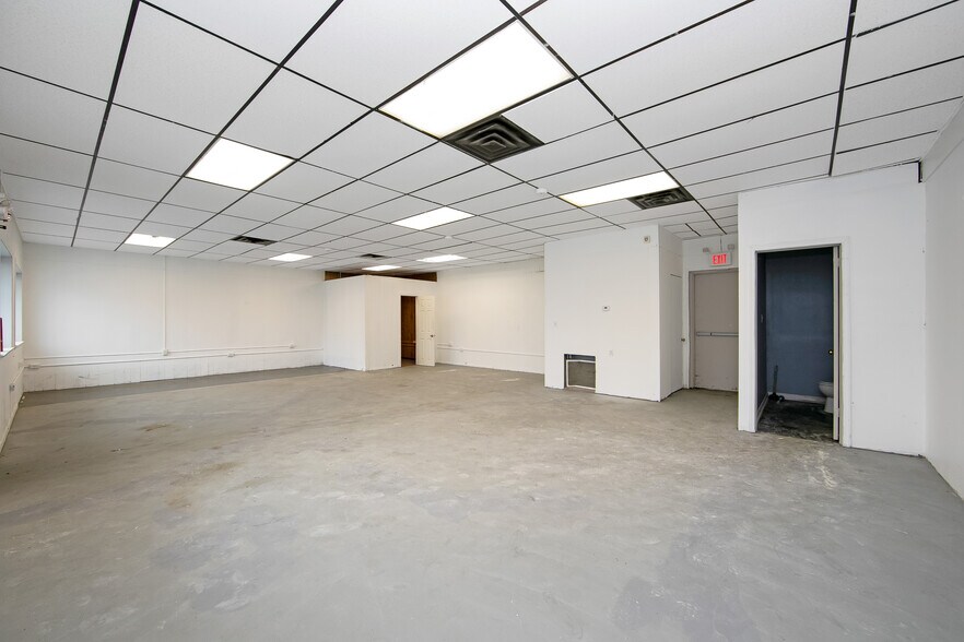 More Photos Of 201-211 Kates Blvd, Millville Freestanding For Lease