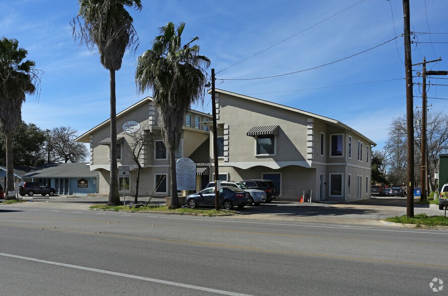 More Photos Of 4422 Packsaddle Pass, Austin Office For Lease