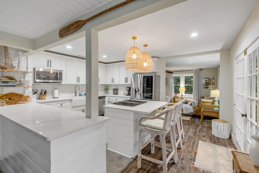 More Photos Of 801 Canal St, New Smyrna Beach Office For Sale