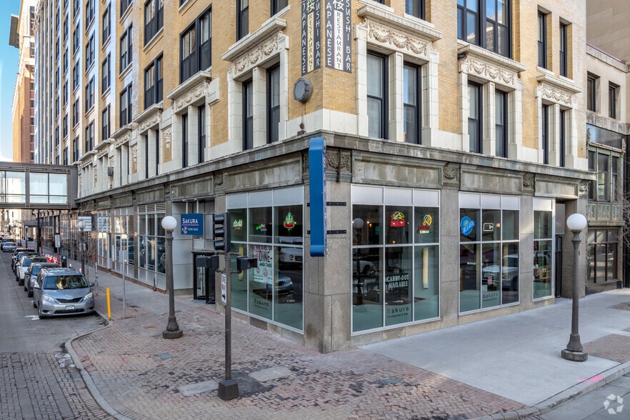 More Photos Of 360 Saint Peter St, Saint Paul Apartments For Lease