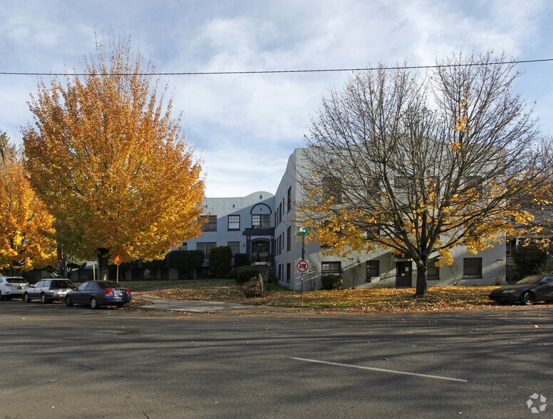 More Photos Of 1638 SE 12th Ave, Portland Apartments For Sale
