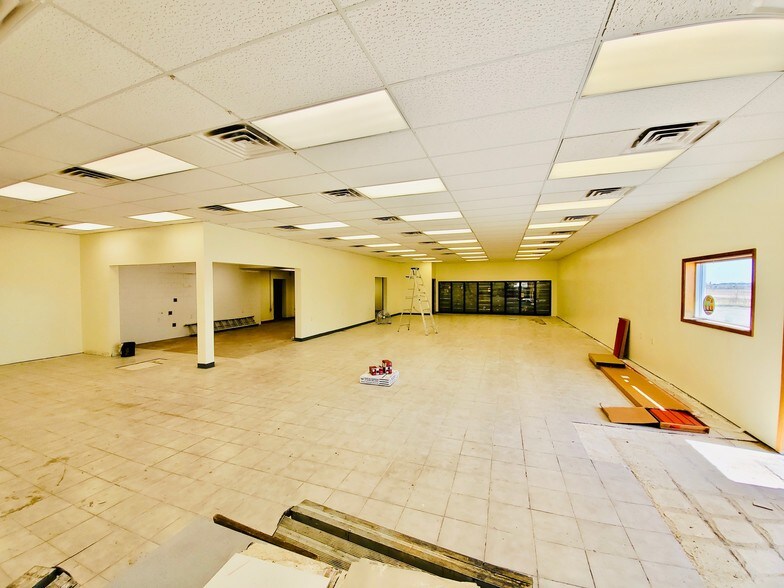 More Photos Of 3598 W Highway 30, Ellendale Industrial For Sale