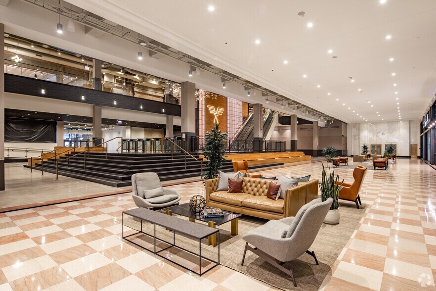 More Photos Of 433 W Van Buren St, Chicago Office For Lease