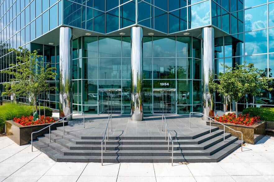 More Photos Of 1940-1946 Greenspring Dr, Timonium Unknown For Lease