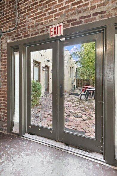 More Photos Of 1602-1608 Walnut St, Jacksonville Restaurant For Sale