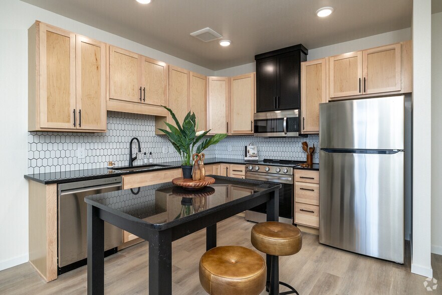 More Photos Of 28 7th St NE, Rochester Apartments For Sale