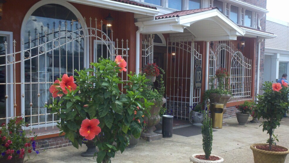 More Photos Of 113 Grant St SE, Decatur Restaurant For Lease