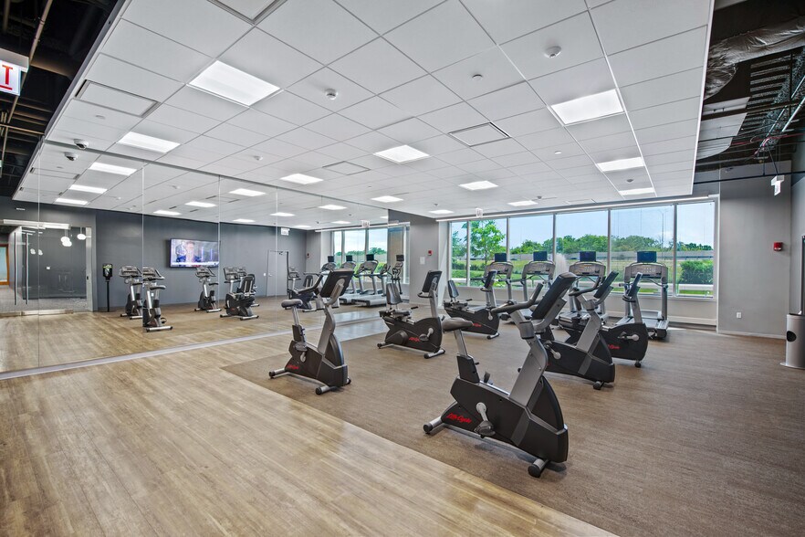 More Photos Of 3333 Finley Rd, Downers Grove Office For Lease