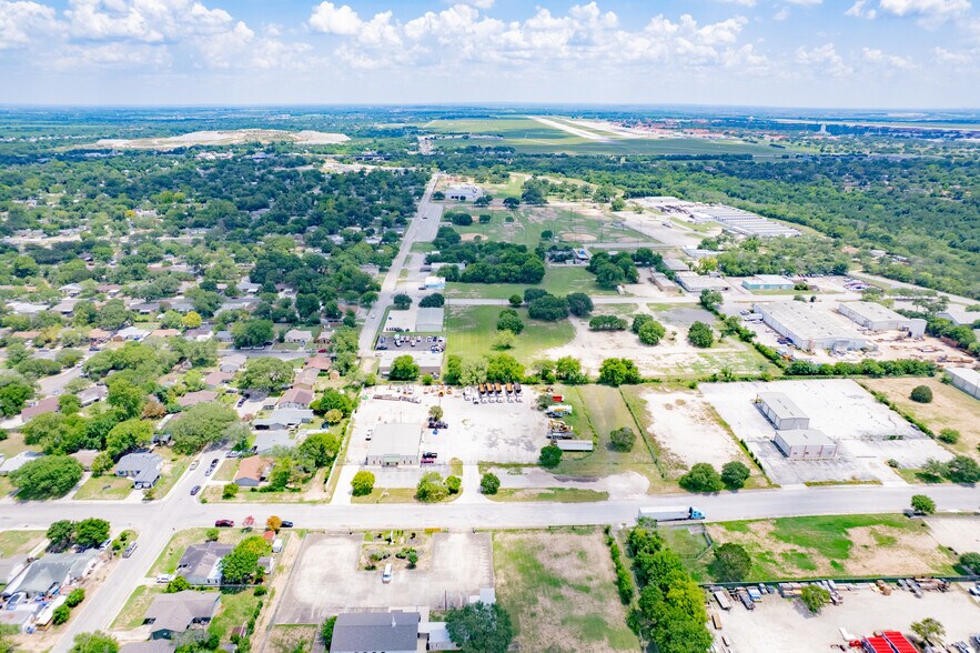 More Photos Of 132 Nell Deane Blvd, Schertz Warehouse For Lease