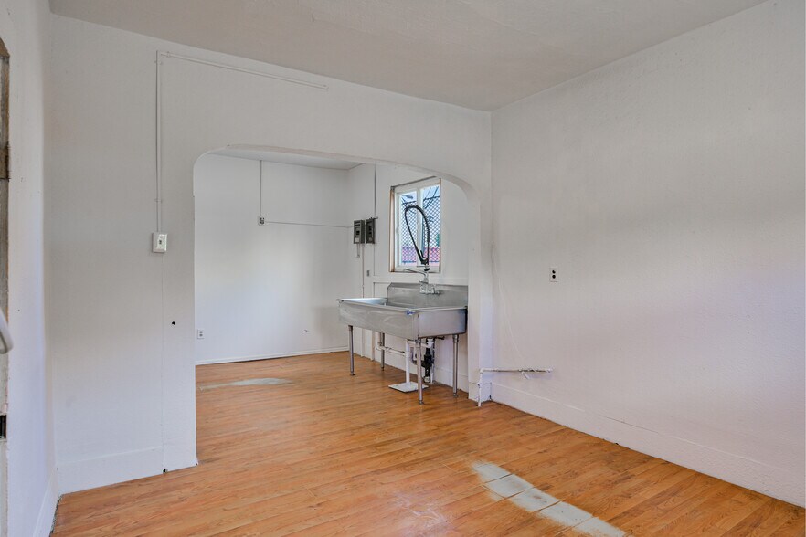 More Photos Of 512 San Juan St, Trinidad Flex For Sale