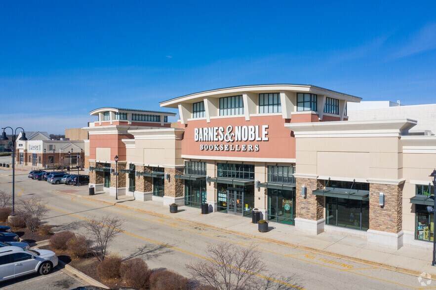 More Photos Of 7200 Harrison Ave, Rockford General Retail For Lease