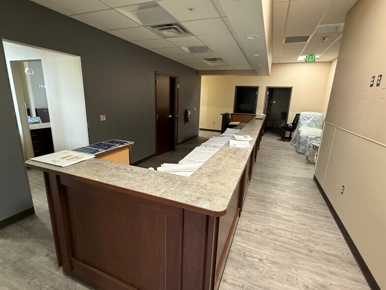 More Photos Of 2551 E State St, Salem Freestanding For Lease