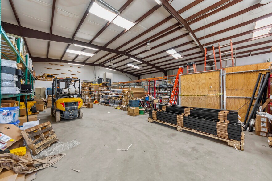 More Photos Of 24 Decker Ct, Wylie Warehouse For Lease