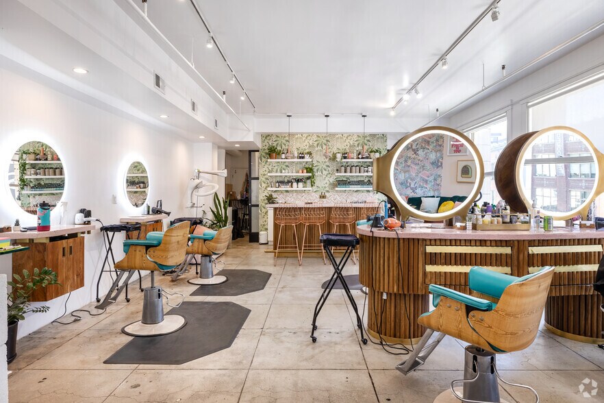 More Photos Of 521-527 W 7th St, Los Angeles Coworking Space