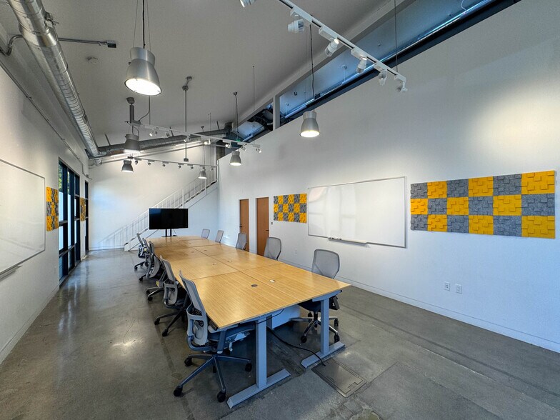 More Photos Of 606 Venice Blvd, Venice Office For Sale