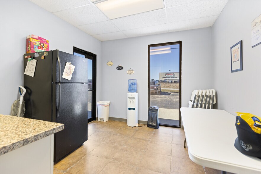 More Photos Of 5676 W Skelly Dr, Tulsa Medical For Sale