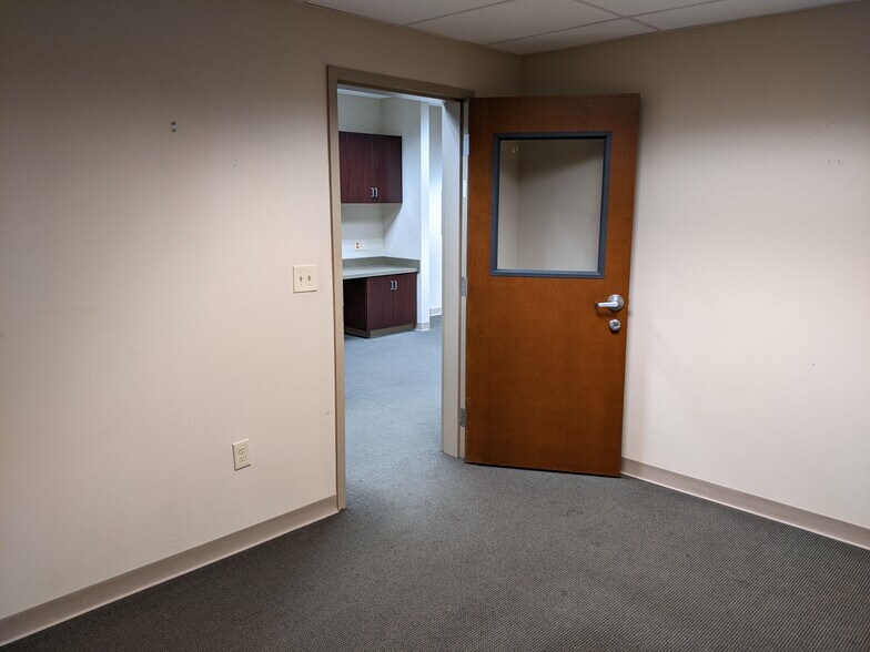More Photos Of 7920 Macon Hwy, Watkinsville Distribution For Lease