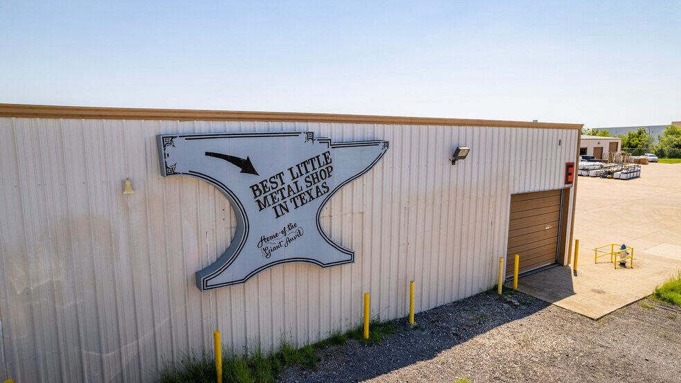 More Photos Of 225 Metro Dr, Terrell Unknown For Sale