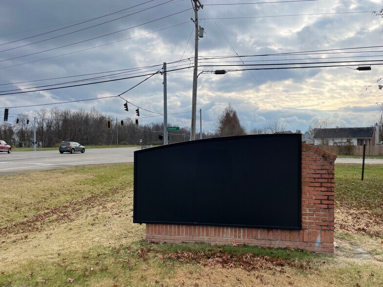More Photos Of 7215 Riverport Plaza Dr, Louisville Freestanding For Sale