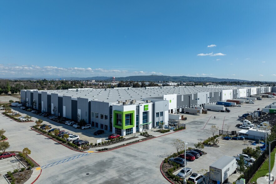 More Photos Of 4200-4250 Shirley Ave, El Monte Distribution For Lease