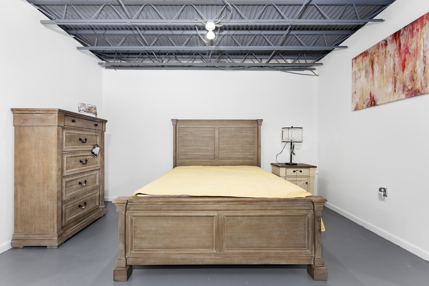 More Photos Of 2926 Mountain Rd, Pasadena Storefront Retail Office For Sale