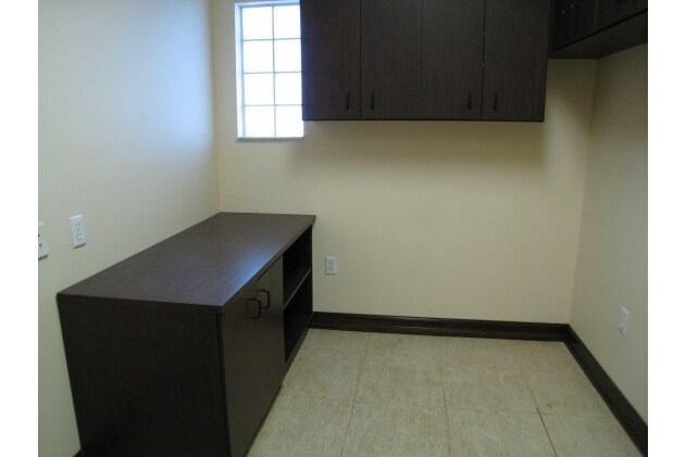 More Photos Of 1955 N Tyler St, Hollywood Medical For Sale