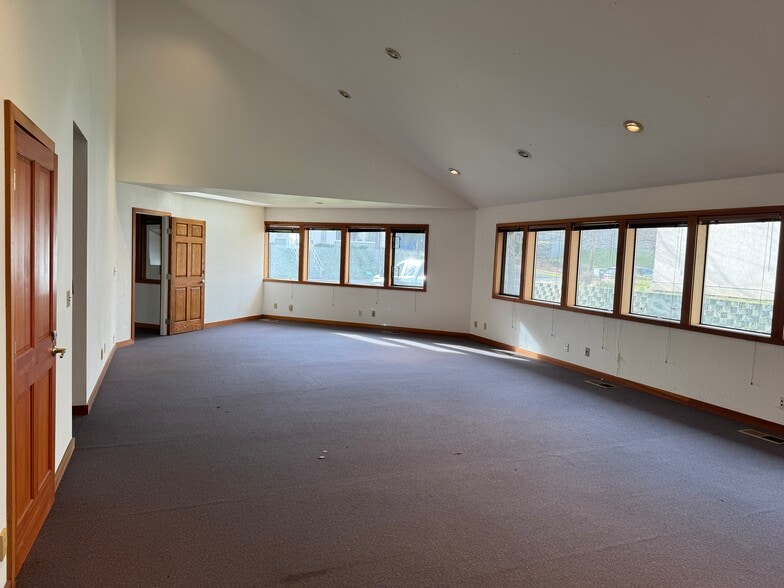 More Photos Of 400 Williamson Way, Ashland Office Residential For Sale