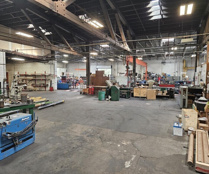 More Photos Of 1900 Benhill Ave, Baltimore Manufacturing For Sale