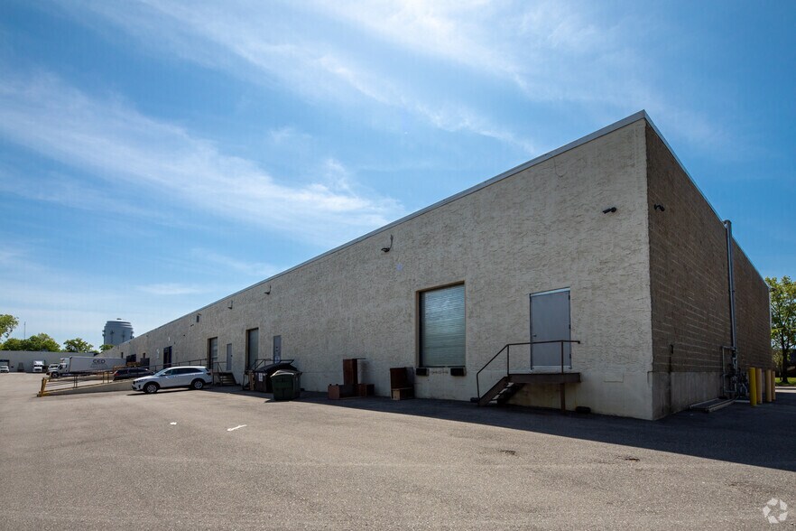 More Photos Of 80 13th Ave, Ronkonkoma Warehouse For Lease