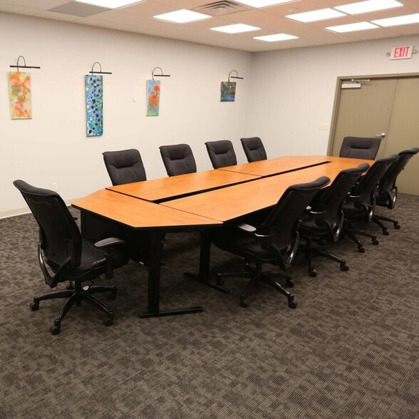 More Photos Of 137 S Trade Center Way, Cumberland Showroom For Sale