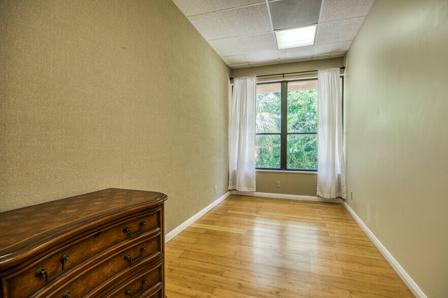 More Photos Of 11211 Prosperity Farms Rd, Palm Beach Gardens Medical For Sale