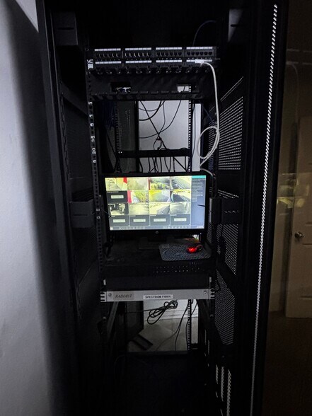 More Photos Of 848 Kensinger Rd, Lakeland Manufacturing For Sale